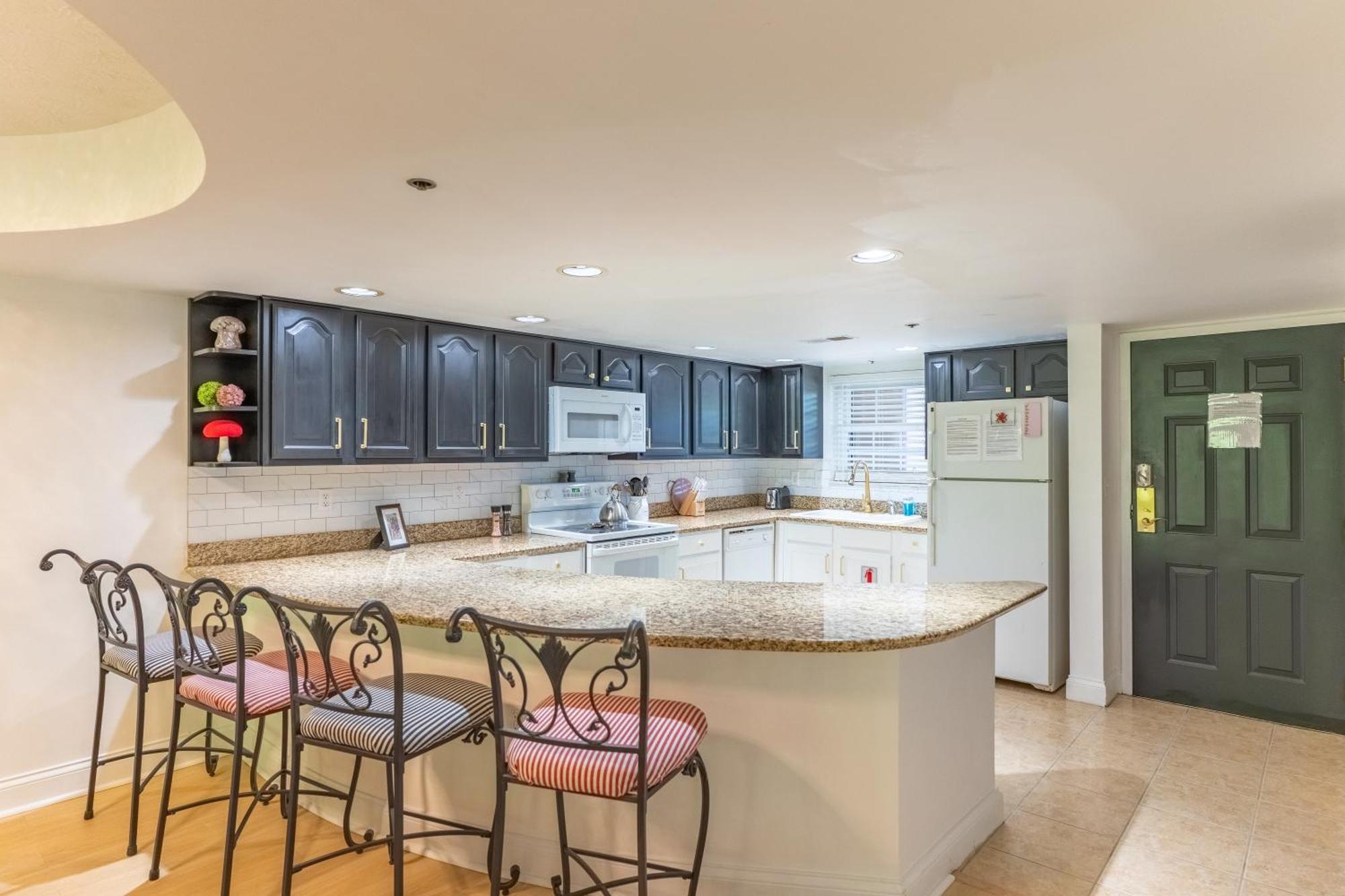 Luxurious Condo, Pool, Fireplace, Hiking ガトリンバーグ エクステリア 写真